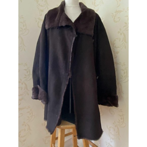 Ladies Medium CC Italy Christia Concept  100% Shea - Picture 1 of 5